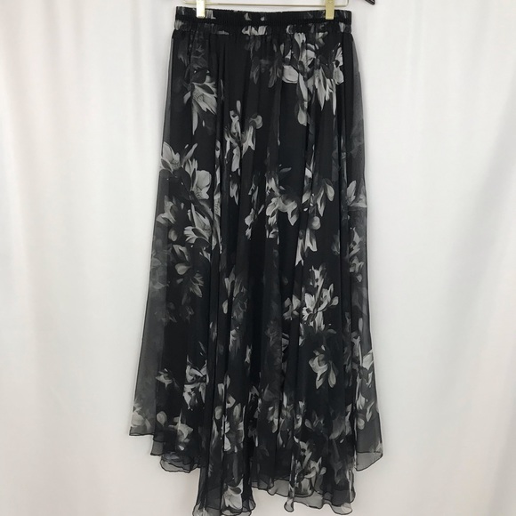 Afibi Dresses & Skirts - Afibi black & white chiffon maxi skirt